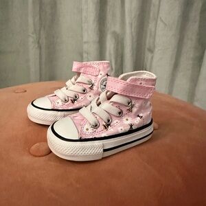 Toddler Bee Converse - Chuck Taylor